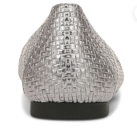 Vionic Anita Silver Leather Classic All Day Comfort Flats Women’s Shoes Size 8W - Picture 7 of 10